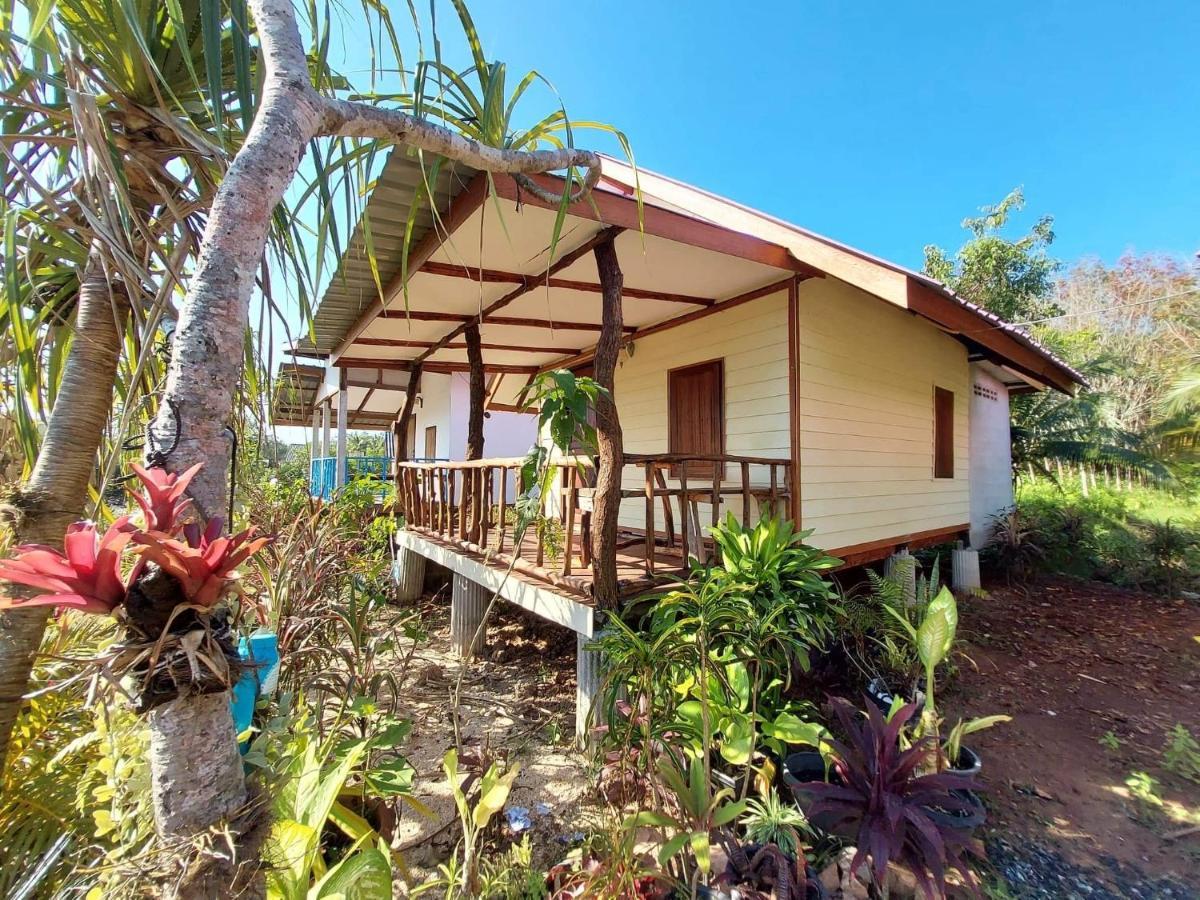 Blue Sky Bungalow Koh Jum Exterior photo