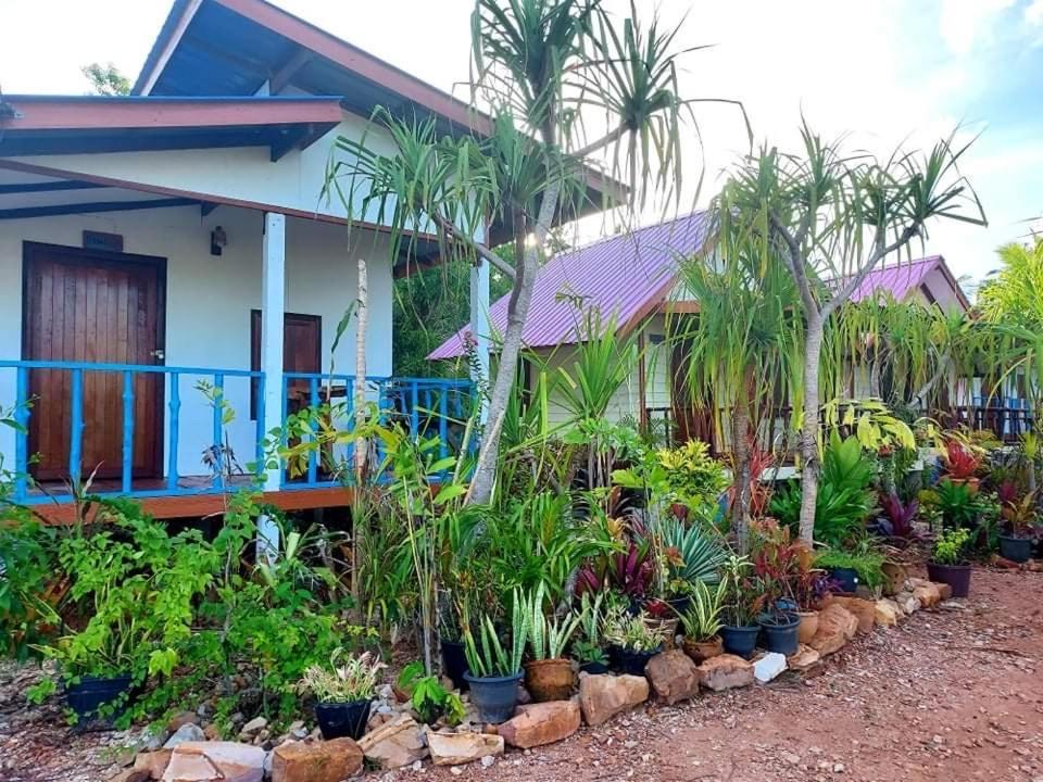 Blue Sky Bungalow Koh Jum Exterior photo